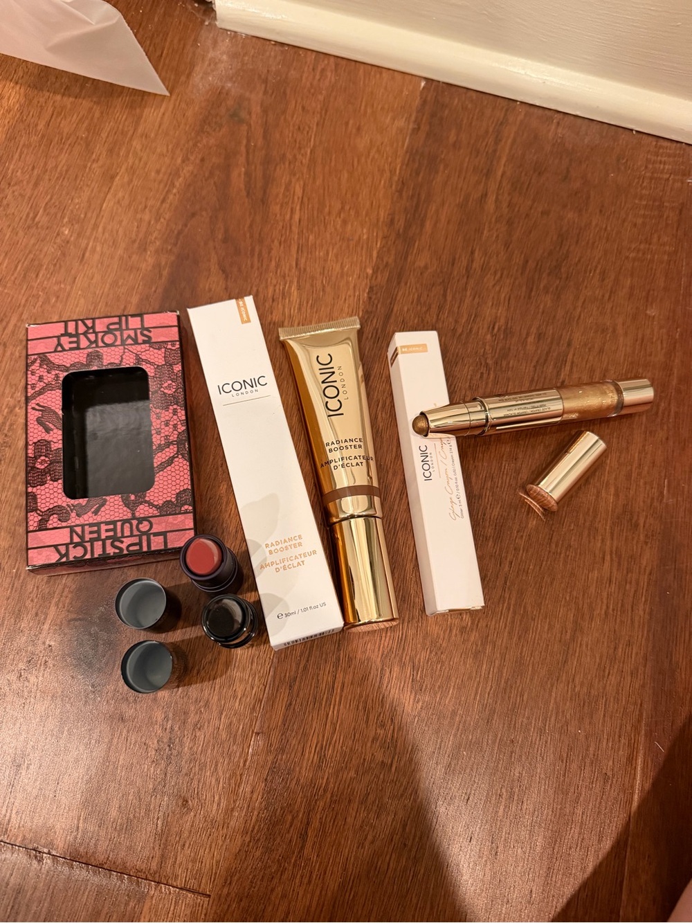 ICONIC London Radiance Boosting Primer & Golden Highlighter Stick - Gold